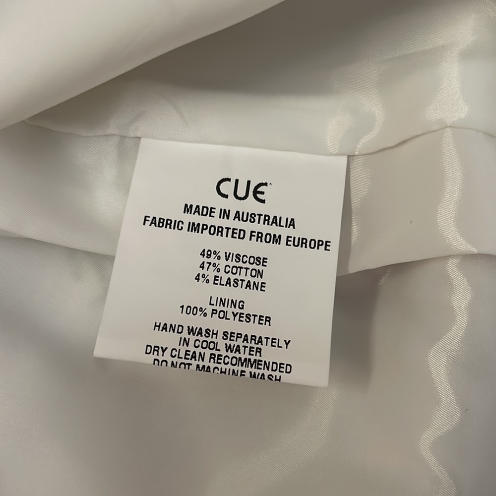 CUE floral skirt size 12 over the knee worn once original price $259 - Picture 4 of 5